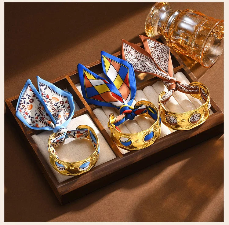 Filo d’Aria Bangle Bracelet