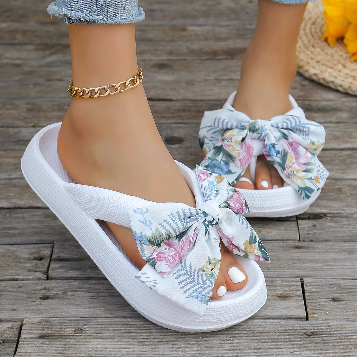 Jasmina Soft-soled Flip-flops